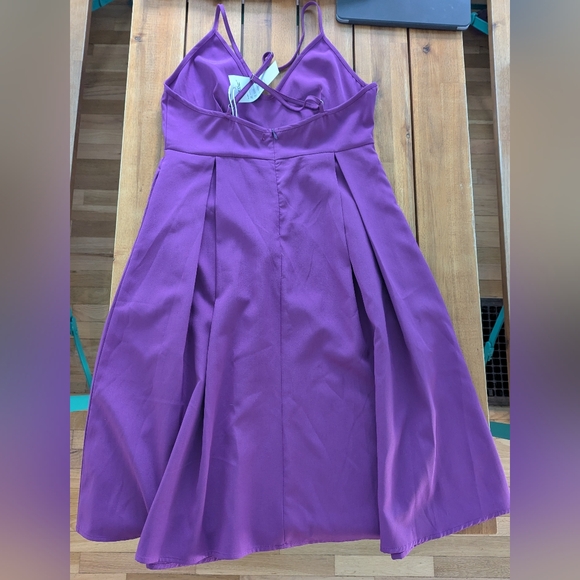 Elia Cher A-line V-neck Cross-back Size 6 Dress in Wine Color - Picture 4 of 6